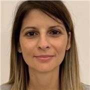 Impartisco lezioni di italiani per stranieri, sono laureata in farmacia e sto prendendo la specializzazione sul sostegno per insegnare nella scuola secondaria di primo grado. Sono dinamica e volenterosa